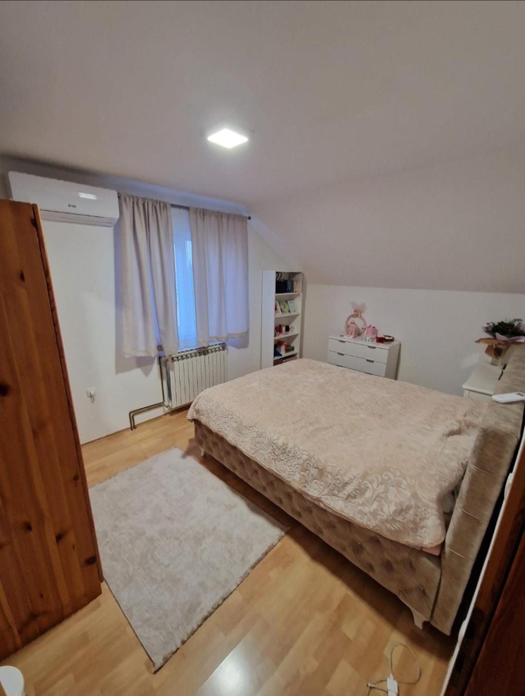 Villa Ilidza فله مع حديقة *